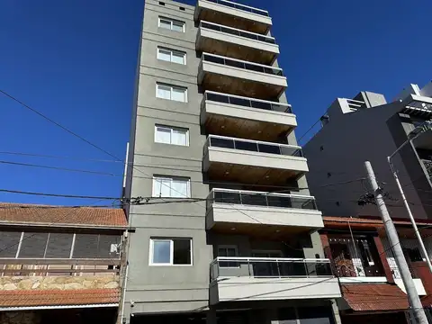 Lobos 41 a pasos de Avenida Mitre