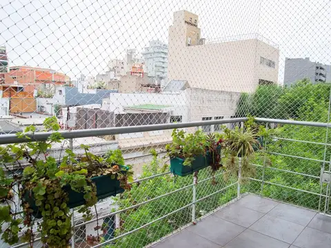 Tacuarí al 1000, 3º piso