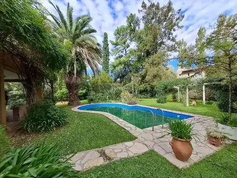 CASA QUINTA EN EZEIZA (LA UNIÖN) PARQUE - PILETA