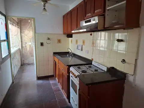 VENTA - Departamento 2 dormitorios, al contrafrente - Centro, Rosario.