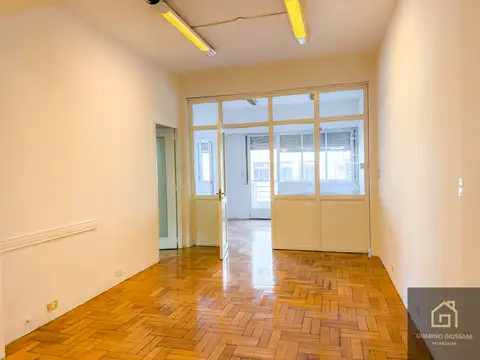 DEPARTAMENTO DE 4 AMBIENTES CON DEP U OFICINA AL FRENTE MUY LUMINOSO EN SAN TELMO