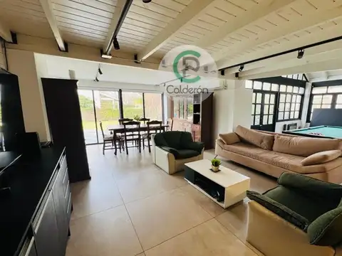 Casa 5 ambientes con 3 baños