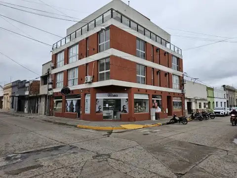 Departamento céntrico de 1 Dormitorio! Amplio y Luminoso! Piaggio 486 (esquina Maipú)