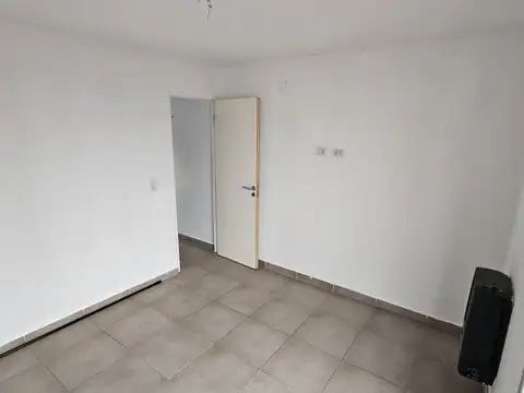 Departamento céntrico de 1 Dormitorio! Amplio y Luminoso! Piaggio 486 (esquina Maipú)