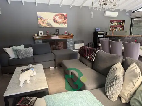Casa en Venta con 7 cocheras