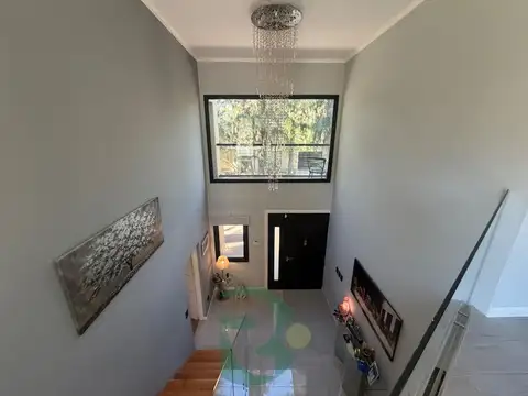 Casa 7 ambientes con 4 baños