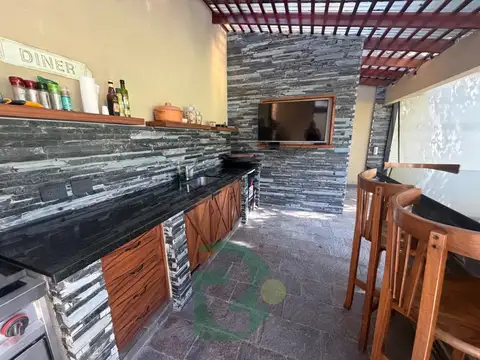 Casa en Venta con 7 cocheras