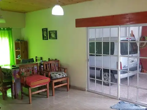 Casa 4 ambientes con 1 baño