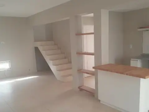 Casa 3 ambientes con 2 baños