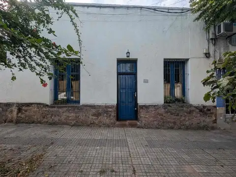 VENTA CASA CENTRO DE RIVERA CON PISCINA