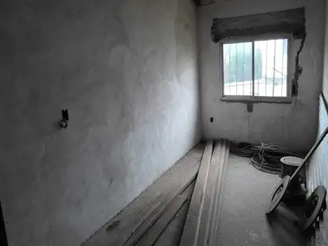 Casa 4 ambientes con 8 baños