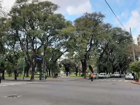 Av. Caseros 2517
