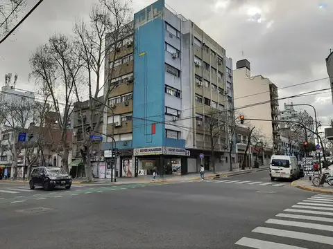 Terreno para desarrollo - Av. Caseros - Parque Patricios