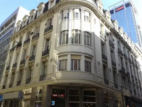 Teniente General Juan Domingo Perón 300