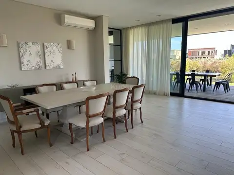Casa en Alquiler en Puertos - Barrio Marinas, USD 7.600