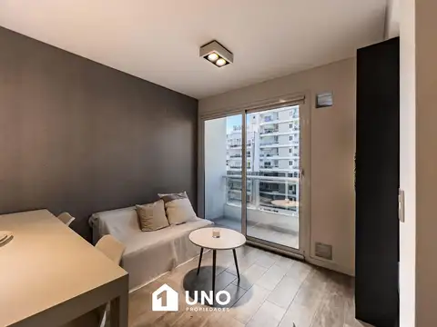 1º de Mayo y 9 de Julio - Dpto de 1 Dormitorio. Cochera disponible.