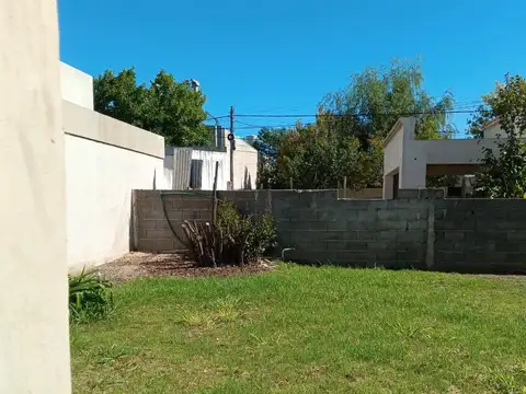 Casa 6 ambientes con 1 baño