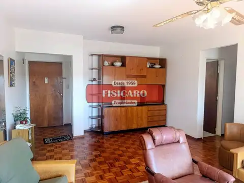 Hipolito Irigoyen 1400 , Piso 5