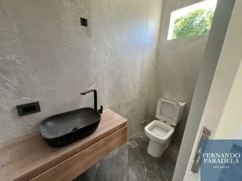 Casa 4 ambientes con 3 baños