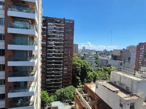 Departamento 2 ambientes con Balcón Frances - Vista al Río - A refaccionar - Barrancas de Belgrano