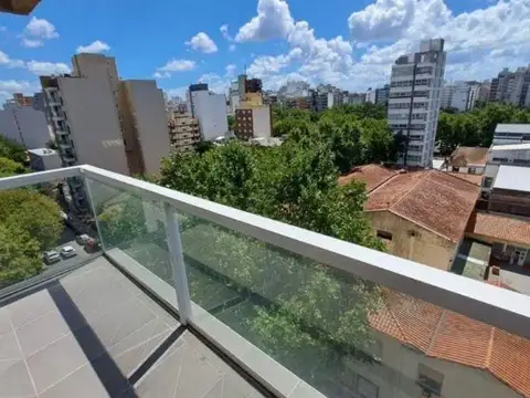 Semipiso 3 ambientes a la calle con cochera y baulera