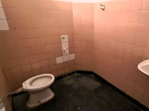 Local en Alquiler en Villa Gobernador Galvez, $ 750.000