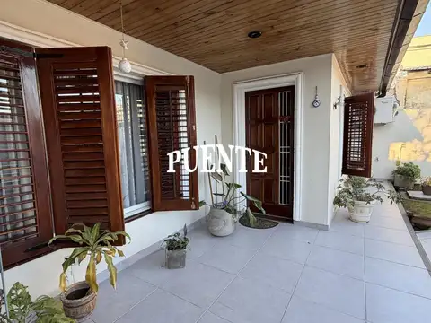 Casa 3 ambientes con 2 baños