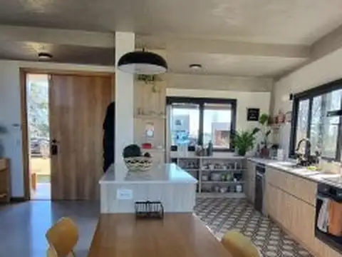 Casa 4 ambientes con 3 baños