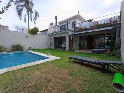 Espectacular chalet en alquiler en olivos | jardín, pileta, quincho y cochera