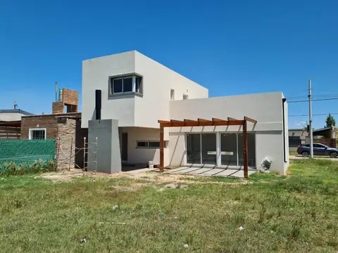 Casa en Venta en Roldan, USD 120.000