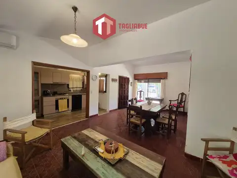 Casa 3 ambientes con 2 baños
