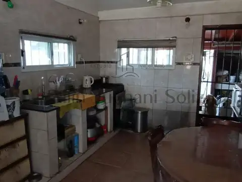 Casa 3 ambientes con 1 baño