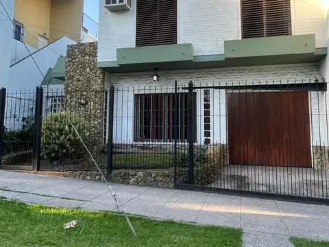 Venta solida propiedad en castelar norte Parque Ayerza