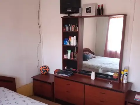 Casa 8 ambientes con 3 baños