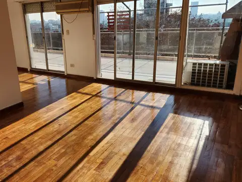 Hermoso 3 ambientes, Living en L, balcón terrraza y cochera