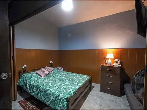 Casa 9 ambientes con 5 baños