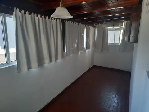 Alquiler dpto Chacabuco 200