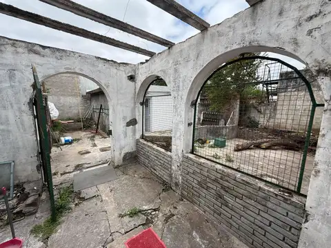 Casa 5 ambientes con 1 baño