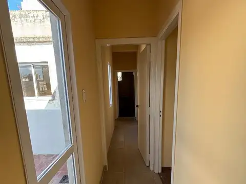 PH tipo casa de 4 ambientes con terraza propia en Venta