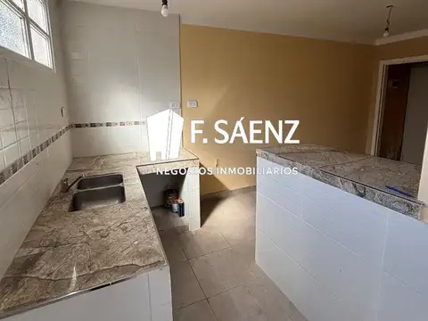 PH tipo casa de 4 ambientes con terraza propia en Venta