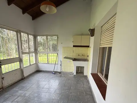 Casa 6 ambientes con 1 baño