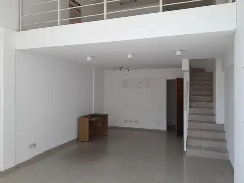 Local en Venta en Olivos, USD 290.000