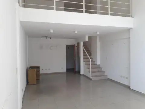 Local comercial en VENTA OLIVOS