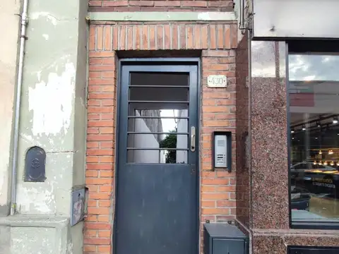 Depto Tipo Casa en Venta 50 años