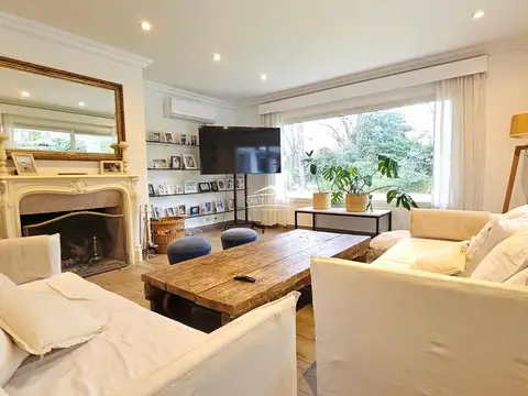 Casa en Venta 6 ambientes en Mayling club de campo
