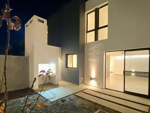 Casa en Venta al Este