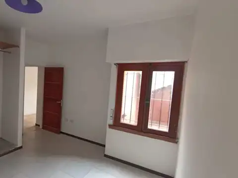 Depto Tipo Casa en Venta en Santos Lugares, USD 79.000