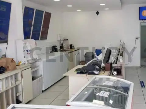 AV SANTA FE 800, Piso 0