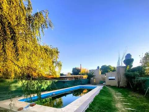 CASA MONOAMB EN VENTA GRAL RODRIGUEZ CON PILETA