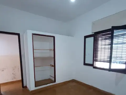 Casa en Alquiler con 2 cocheras